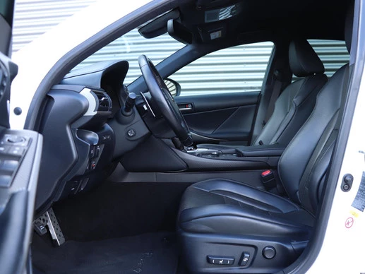 Lexus IS - Afbeelding 5 van 30