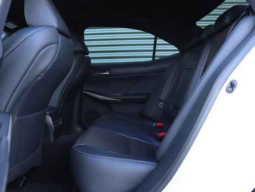Lexus IS - Afbeelding 6 van 30