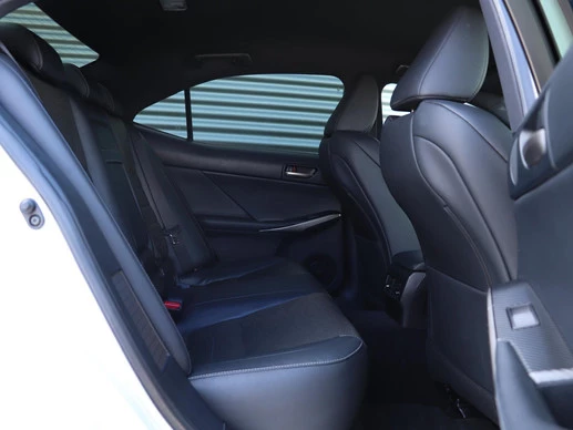 Lexus IS - Afbeelding 9 van 30