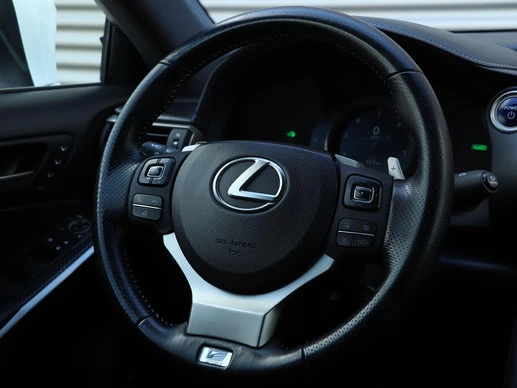 Lexus IS - Afbeelding 25 van 30