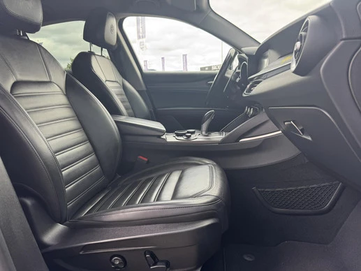 Alfa Romeo Stelvio - Afbeelding 28 van 30