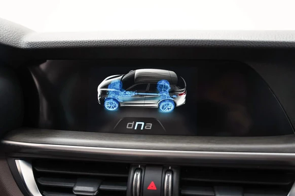 Alfa Romeo Stelvio - Afbeelding 27 van 30