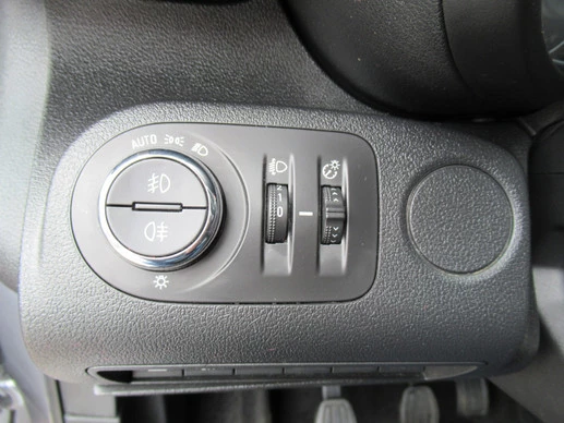 Opel Combo - Afbeelding 28 van 30