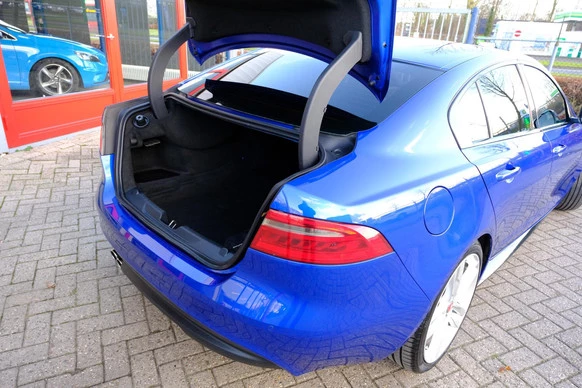 Jaguar XE - Afbeelding 9 van 30