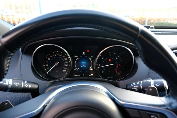 Jaguar XE - Afbeelding 12 van 30