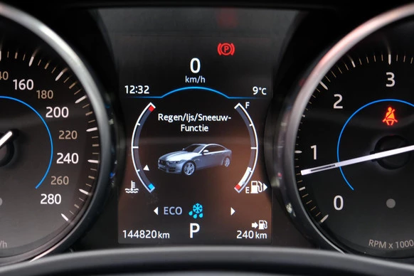 Jaguar XE - Afbeelding 22 van 30
