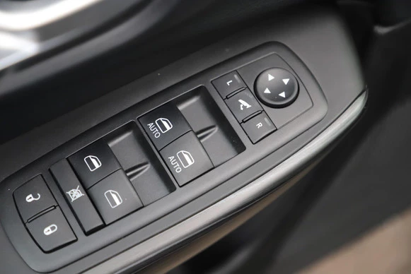 Jeep Cherokee - Afbeelding 15 van 27