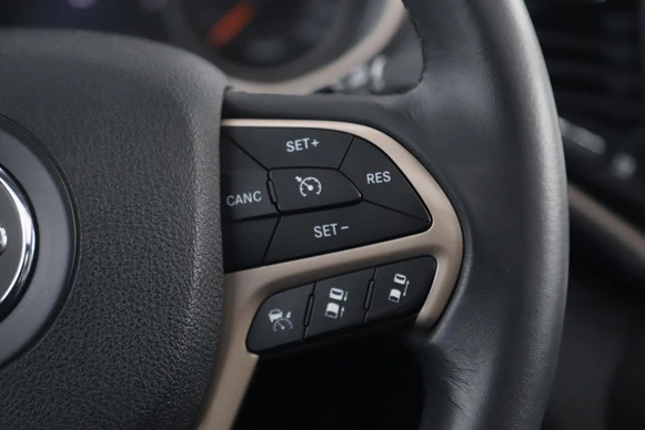 Jeep Cherokee - Afbeelding 16 van 27