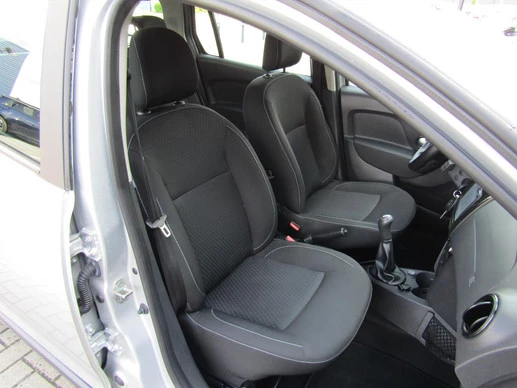 Dacia Logan - Afbeelding 19 van 27