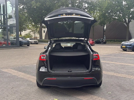 Tesla Model Y - Afbeelding 8 van 30
