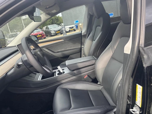 Tesla Model Y - Afbeelding 16 van 30