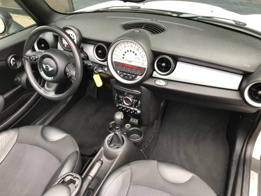 MINI Cooper Cabrio - Afbeelding 22 van 30