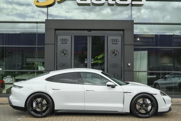 Porsche Taycan - Afbeelding 6 van 30