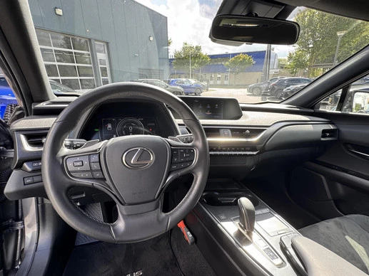 Lexus UX - Afbeelding 15 van 30