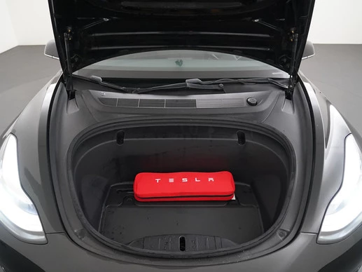 Tesla Model 3 - Afbeelding 27 van 30