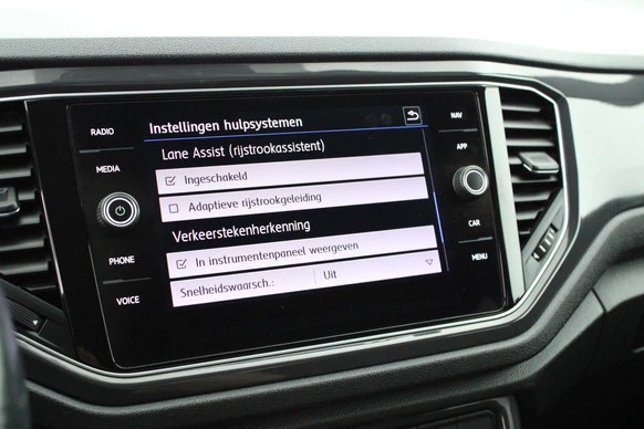 Volkswagen T-Roc - Afbeelding 24 van 30