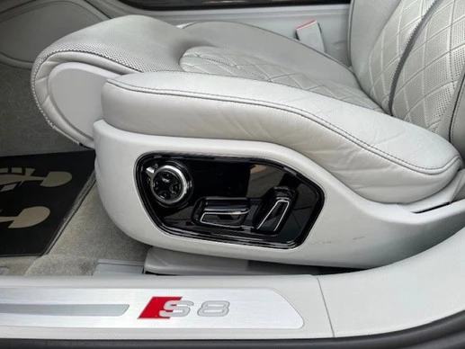 Audi S8 - Afbeelding 19 van 30