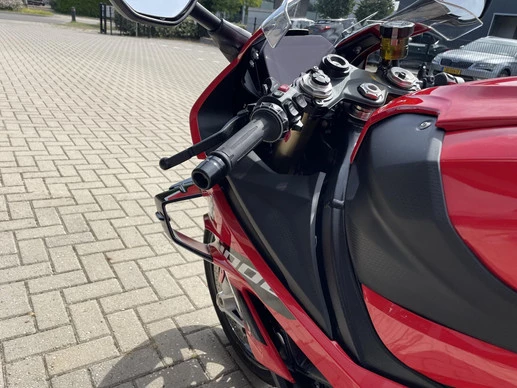 BMW S 1000 RR - Afbeelding 17 van 22