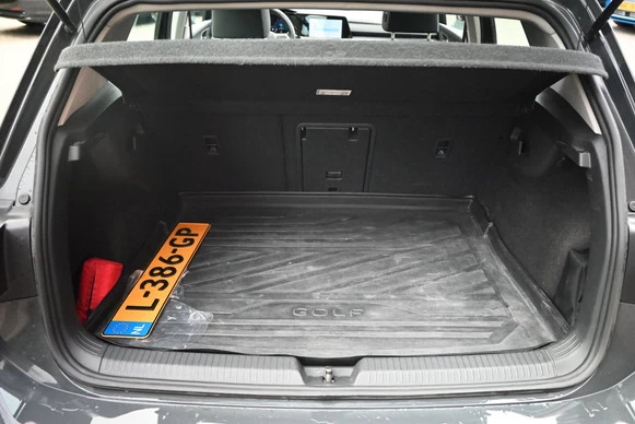 Volkswagen Golf - Afbeelding 13 van 30