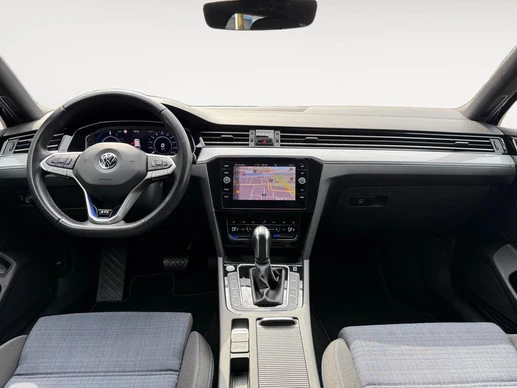 Volkswagen Passat - Afbeelding 8 van 26