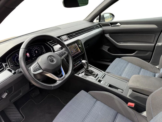 Volkswagen Passat - Afbeelding 17 van 26