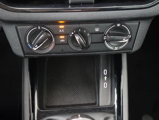 Škoda Kamiq - Afbeelding 18 van 30