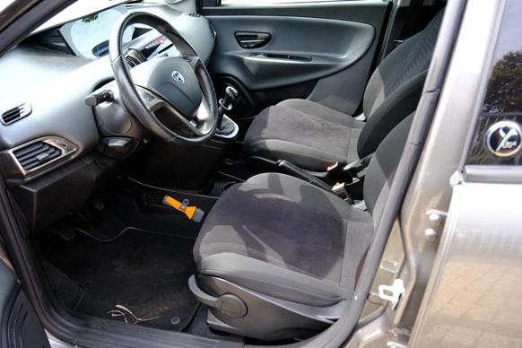 Lancia Ypsilon - Afbeelding 2 van 26