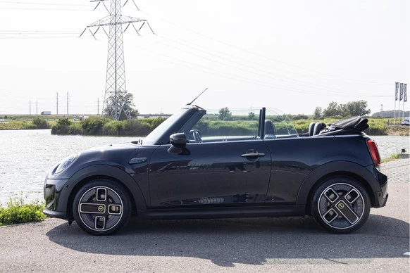 MINI Cabrio - Afbeelding 28 van 30