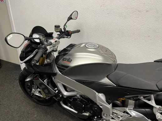 Aprilia Tuono V4 - Afbeelding 16 van 18