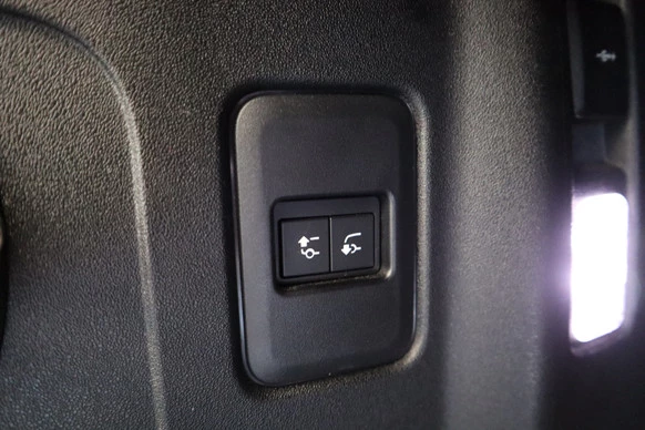 Land Rover Defender - Afbeelding 25 van 27