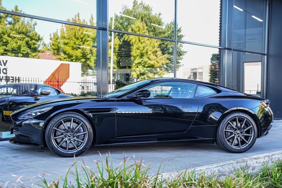 Aston Martin DB11 - Afbeelding 3 van 28