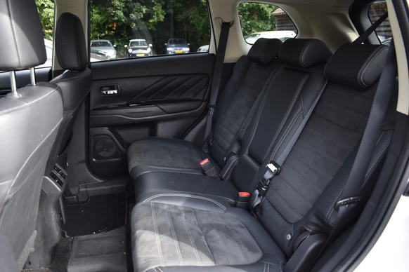 Mitsubishi Outlander - Afbeelding 18 van 30