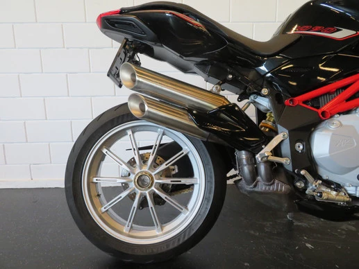MV Agusta Brutale - Afbeelding 6 van 13