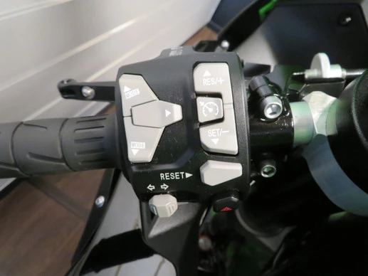 Kawasaki Ninja ZX - Afbeelding 12 van 14