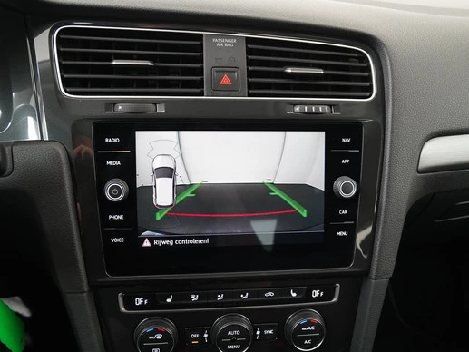 Volkswagen Golf - Afbeelding 17 van 30