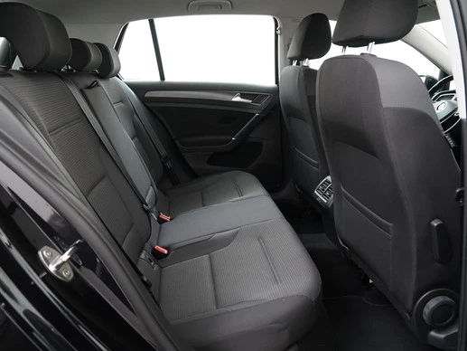 Volkswagen Golf - Afbeelding 23 van 30