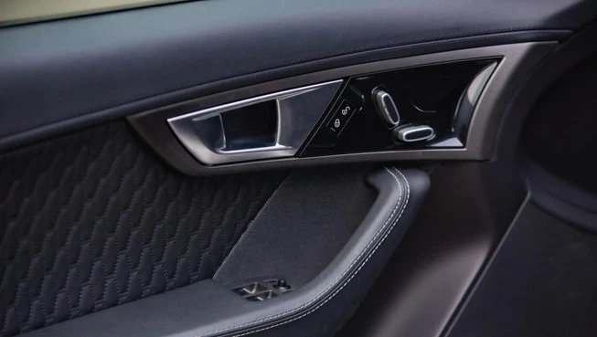 Jaguar F-Type - Afbeelding 30 van 30