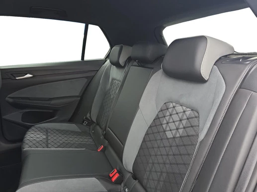 Volkswagen Golf - Afbeelding 23 van 30