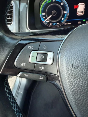 Volkswagen e-Golf - Afbeelding 15 van 27