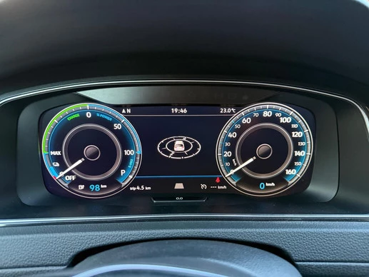 Volkswagen e-Golf - Afbeelding 18 van 27