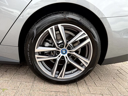 BMW i4 - Afbeelding 11 van 30