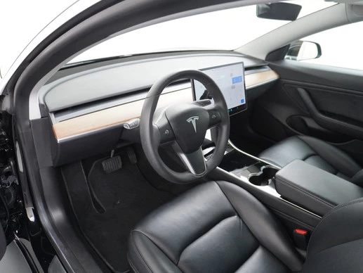 Tesla Model 3 - Afbeelding 8 van 30