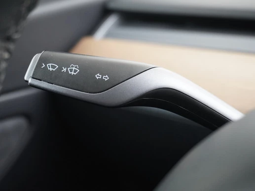 Tesla Model 3 - Afbeelding 29 van 30