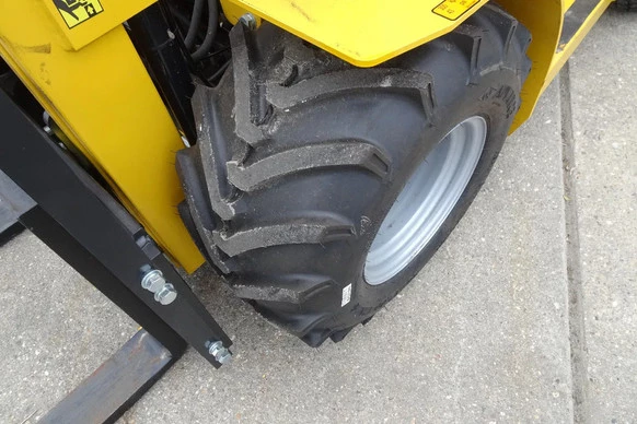 Eurotrac ruwterrein heftruck Weinig uren - Afbeelding 5 van 13
