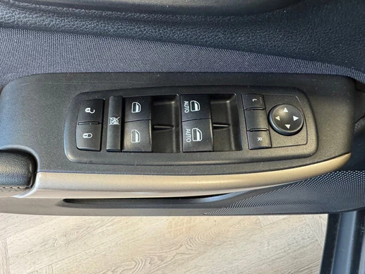 Jeep Cherokee - Afbeelding 16 van 30
