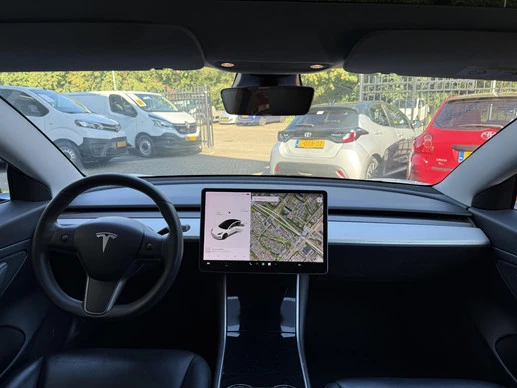 Tesla Model 3 - Afbeelding 9 van 10