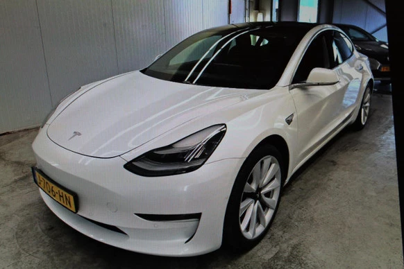 Tesla Model 3 - Afbeelding 1 van 8