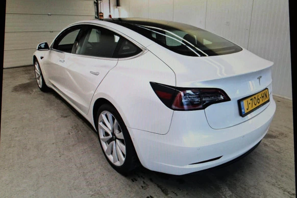 Tesla Model 3 - Afbeelding 3 van 8