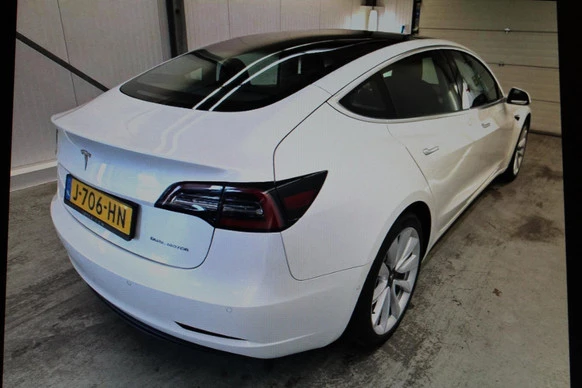 Tesla Model 3 - Afbeelding 4 van 8