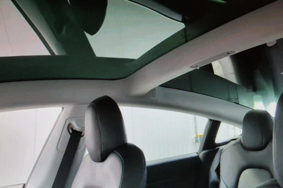 Tesla Model 3 - Afbeelding 8 van 8